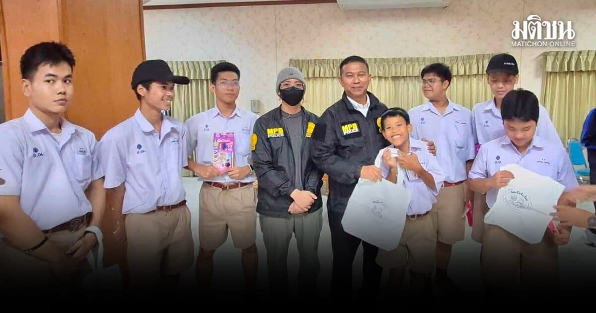 โรงเรียนสุวรรณารามฯ จัดโครงการ นักสืบรุ่นจิ๋ว ผนึกทีม จ๋อแจ๊ะจับโจร สร้างภูมิกันภัยไซเบอร์-ยาเสพติด